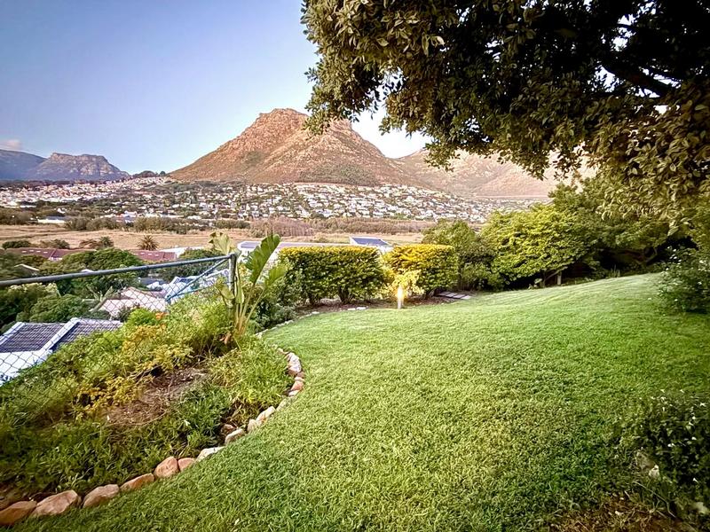 2 Bedroom Property for Sale in Hout Bay Western Cape